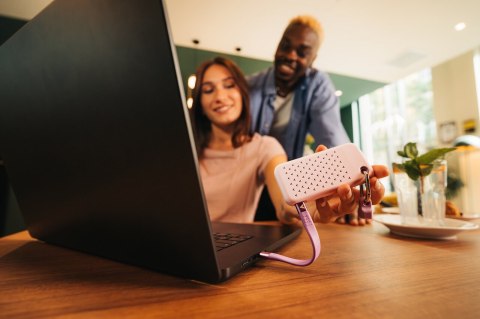 SSD 1TB Verbatim Pocket z dwoma pokrowcami białym i fioletowym