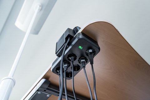 Listwa zasilająca Brennenstuhl Estilo Duplex z ochroną przeciwprzepięciową, 1x USB C, 9x gniazda
