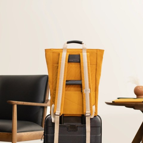 Native Union BACKPACK-BLK plecak Plecak turystyczny Czarny Tkanina, Poli(tereftalan etylenu) (PET), Tworzywo sztuczne pochodzące