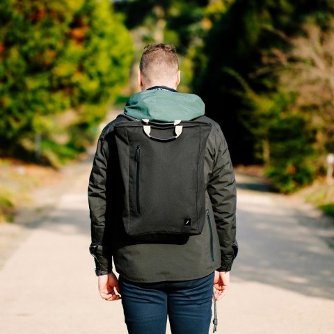 Native Union BACKPACK-BLK plecak Plecak turystyczny Czarny Tkanina, Poli(tereftalan etylenu) (PET), Tworzywo sztuczne pochodzące